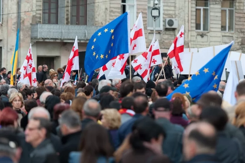 რას ფიქრობს მოსახლეობა ეროვნულ უსაფრთხოებასა და საგარეო პოლიტიკაზე – NDI-ის კვლევა