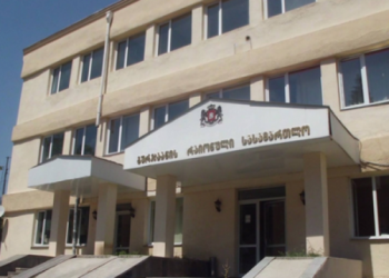 13 წლის გოგოს გაუპატიურებაში ბრალდებულ ბიძას პატიმრობა შეეფარდა