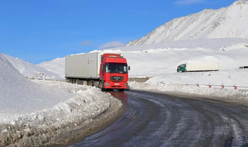 გუდაური-კობის მონაკვეთზე ავტოტრანსპორტის მოძრაობა აღდგა