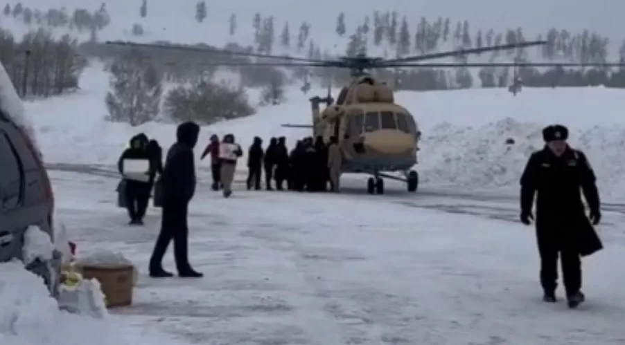 ზვავის ჩამოწოლის შედეგად ჩინეთის ერთ-ერთ სოფელში 1000-მდე ტურისტის გამოყვანა ვერ ხერხდება
