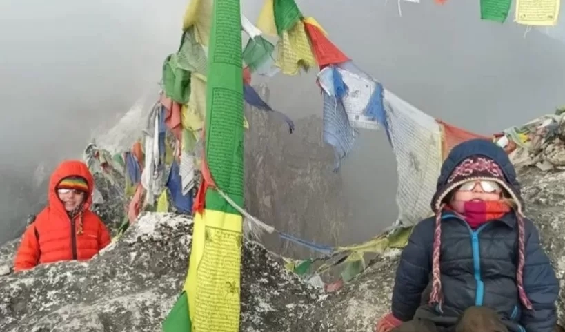 4 წლის ჩეხი გოგო ზარა ყველაზე მცირეწლოვანი ადამიანია, ვინც ევერესტის საბაზო ბანაკში ავიდა