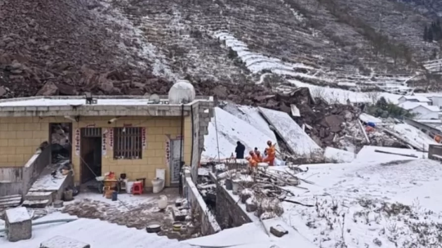 ჩინეთში მეწყერმა 47 ადამიანი ცოცხლად დამარხა