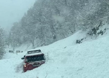 მაშველებმა დუშეთის მუნიციპალიტეტის სოფელ როშკასთან, თოვლში ჩარჩენილი 90-ამდე მოქალაქე გამოიყვანეს