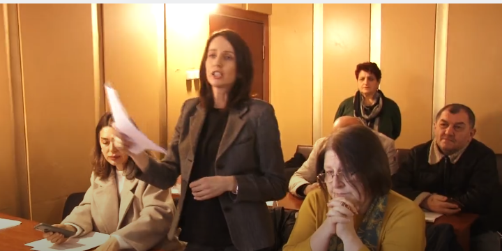 სიტყვიერი დაპირისპირება იყო ოზურგეთის  საკრებულოში