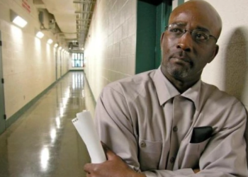 კაცს, რომელმაც ციხეში 44 წელი გაატარა და შემდეგ გაამართლეს, კომპენსაცია 25 მილიონი დოლარი მიენიჭა