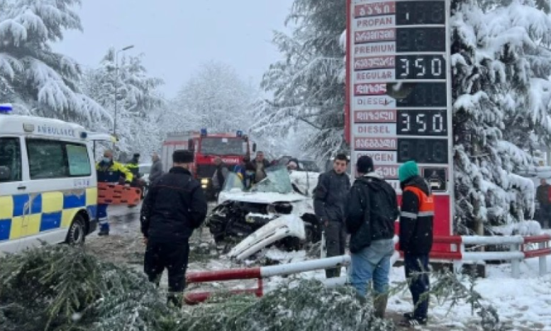 თელავში ავარიის შედეგად რამდენიმე ადამიანი დაშავდა