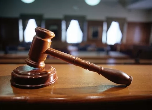 ადევნებაში ბრალდებულ პედაგოგს აღკვეთის სახით 2 000-ლარიანი გირაო შეეფარდა