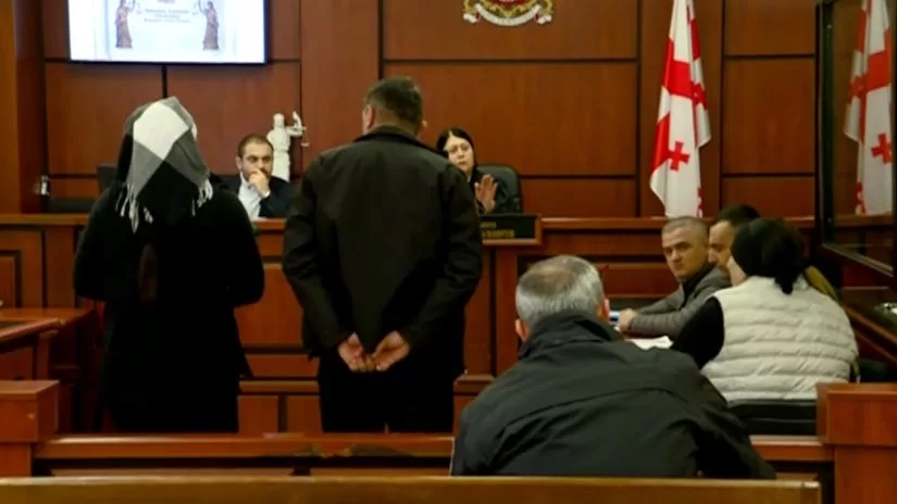 სასამართლოზე 14 წლის აითაჯის მკვლელობაში ბრალდებულის დები დაიკითხნენ