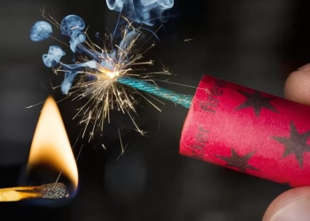 დამწვრობის ცენტრში პიროტექნიკით დაშავებულ 2 ბავშვს მკურნალობენ