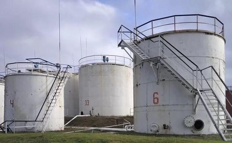 უკრაინულმა დრონებმა სანქტ-პეტერბურგში ნავთობბაზას დაარტყეს