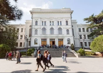 პროფესორები მზად არიან, თავდებში დაუდგნენ აკაკი ჩიქობავას – მიუღებელია დესტრუქცია/თსუ