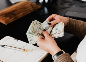 რა უნდა იცოდეთ, თუ ფულს კერძო გამსესხებლისგან იღებთ