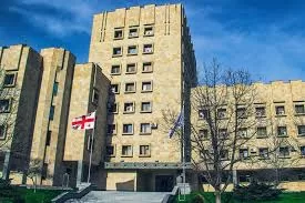 თელავში 3 თანასოფლელის დაჭრისთვის დაკავებულს პროკურატურამ ბრალი წარუდგინა