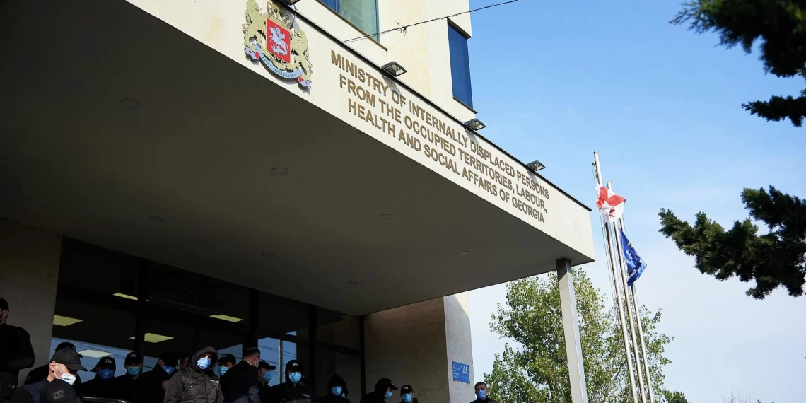 კერძო საკუთრებაში შესახლებული დევნილები დახმარებას ითხოვენ