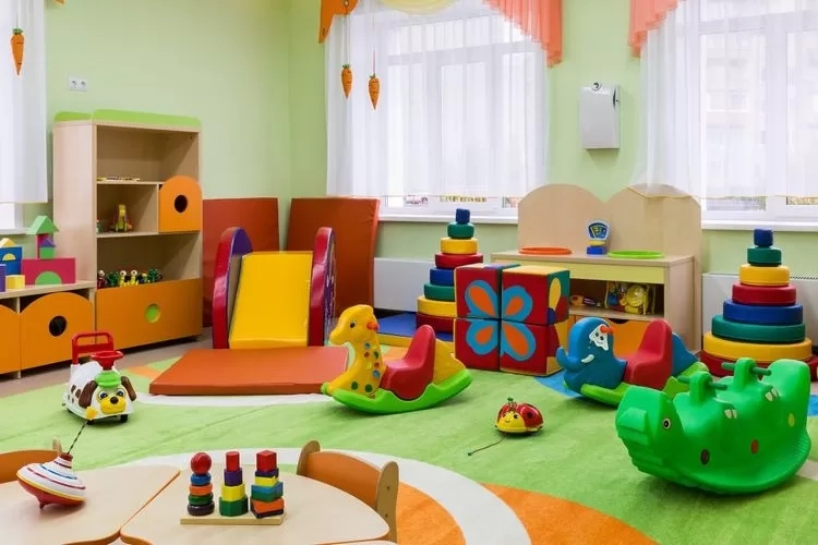 თბილისში ბაღის პედაგოგი ბავშვის ცემაში ამხილეს