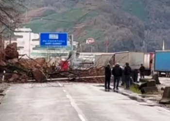 სარფში შესასვლელი გზა გადაკეტილია