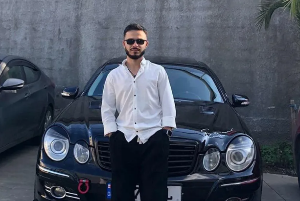სა­ვა­ლი ნა­წი­ლი­დან გა­და­ვი­და და ფერ­დობს შე­ჯა­ხა – დაღუპულია 21 წლის ბიჭი