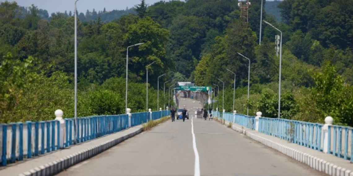 ენგურის ხიდზე რუსულნომრიანი სატვირთოების აქტიური მოძრაობა შეინიშნებოდა