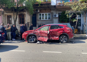 ბათუმში ერთმანეთს 7 ავტომობილი შეეჯახა