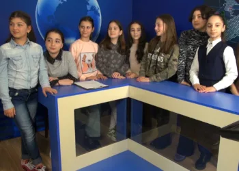 ტელეკომპანია „მეგა ტვ“-ს ქუთაისის 33-ე საჯარო სკოლის მოსწავლეები სტუმრობდნენ