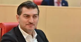 მივმართავ ხვიჩა კავარცხელიას უნდა გაემიჯნოს ამ ნაძირლებს-ყაველაშვილი