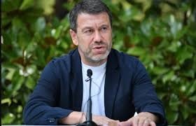 ფიფია პრემიერს პასუხობს