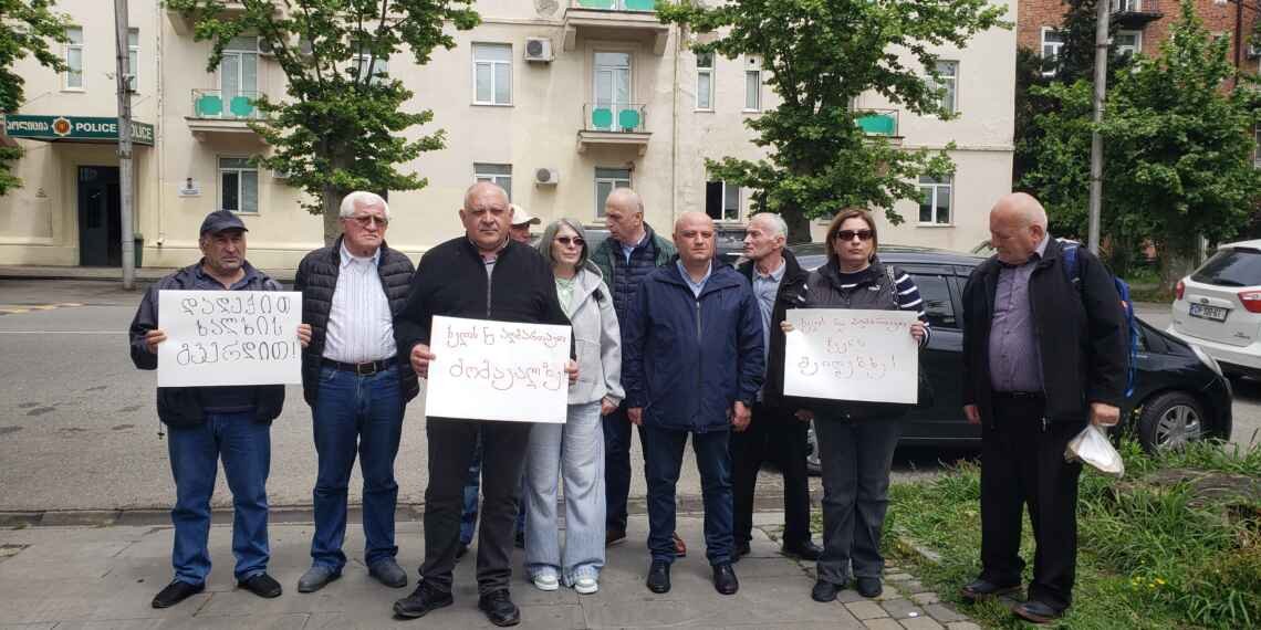 ხელს ნუ აღმართავთ ჩვენს შვილებზე! – ,,ლელო” ქუთაისელ პოლიციელებს მოუწოდებს არ ჩაერთონ აქციების დაშლაში