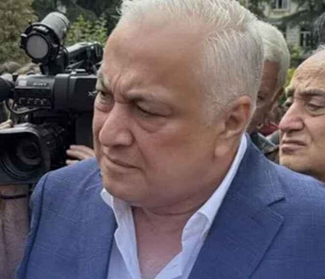IQ“, „ქოცო“, „სირცხვილი-სტუდენტები ტექნიკური უნივერსიტეტის რექტორს