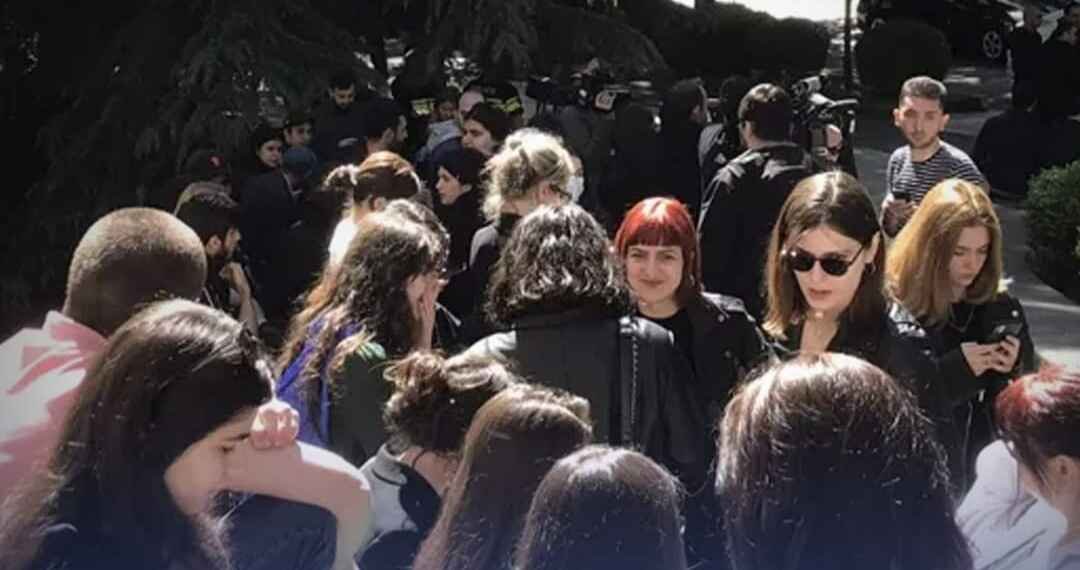 თბილისის სახელმწიფო უნივერსიტეტის ეზოში დაპირისპირება მოხდა