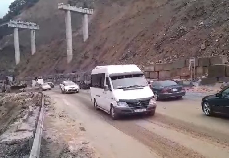 რა ხდება რიკოთის უღელტეხილზე