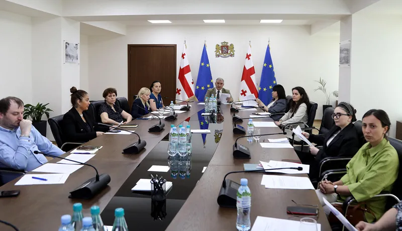 ონკოლოგიურ პაციენტებს, სხვადასხვა თერაპიისთვის საჭირო მედიკამენტების მიღება პირდაპირ, სამედიცინო დაწესებულებებში შეეძლებათ