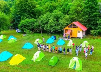 ქუთაისელ უფროსკლასელებს მერია საზაფხულო ბანაკში იწვევს – ნახეთ პირობები