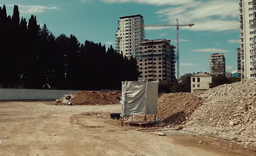 სტადიონზე ჩაბეტონებული ქალის ცხედარი აღმოაჩინეს