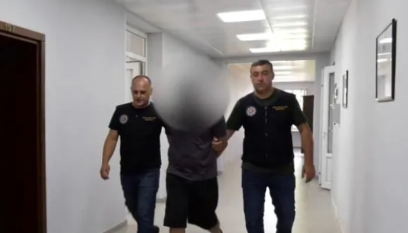 „გლოვოს“ კურიერის დაჭრის საქმეზე შსს-მ ძებნილი პირი დააკავა