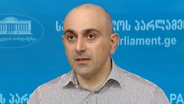 „ნაციონალურ მოძრაობაში“, სავარაუდოდ, ვიღაცას გამბედაობა არ ეყო, ეთქვა მიხეილ სააკაშვილისთვის, რომ კონგრესმენებთან შეხვედრაზე მის საკითხზე საუბრის შესაძლებლობა არ იყო – ალექსანდრე რაქვიაშვილი
