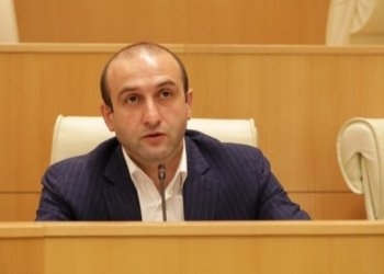 როცა “ნაცების” დამარცხებიდან 12 წლის თავზე ხალხს ისევ “ნაცების” დამარცხებას ჰპირდები, ეს კრიზისს ნიშნავს – “ქართული ოცნება” გაკოტრებულია, მას დაპირების გაცემაც არ შეუძლია- იაგო ხვიჩია