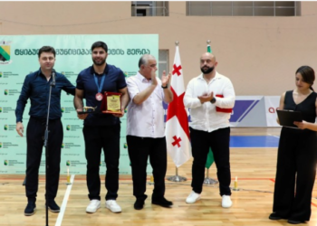 ილია სულამანიძეს ტყიბულში საზეიმო დახვედრა მოუწყვეს