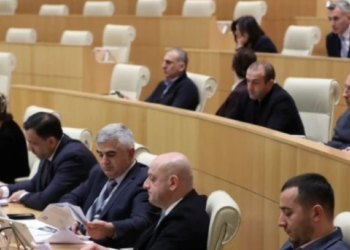 “თვითონ მოიგონეს სუს-ის გამოძიება და ტერორისტული აქტები” – როგორ აფასებს ოპოზიცია “ოცნების” ღონისძიებაზე მიღებულ უსაფრთხოების მკაცრ ნორმებს