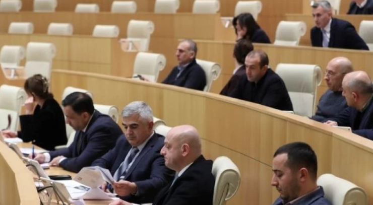 “თვითონ მოიგონეს სუს-ის გამოძიება და ტერორისტული აქტები” – როგორ აფასებს ოპოზიცია “ოცნების” ღონისძიებაზე მიღებულ უსაფრთხოების მკაცრ ნორმებს