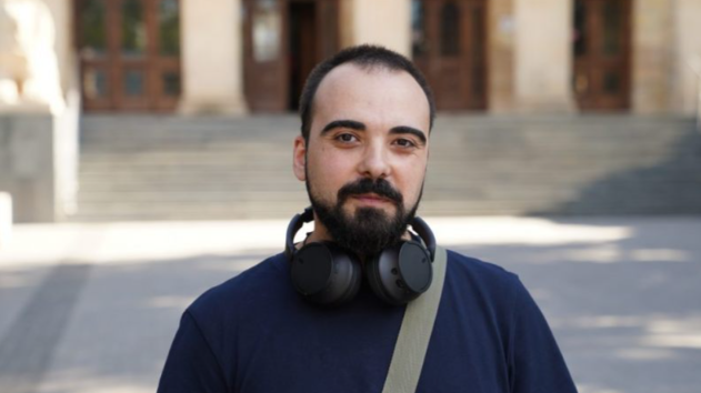 საკონსტიტუციოს თანამშრომელი, რომელმაც პოლიცია ძალადობაში დაადანაშაულა, სასამართლომ სამართალდამრღვევად ცნო