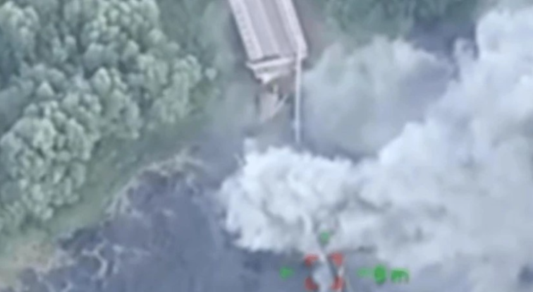 უკრაინის საჰაერო ძალებმა კურსკის ოლქში, მდინარე სეიმზე ხიდი ააფეთქეს