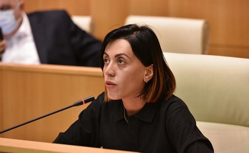 ახლა ზუგდიდში ჩამობრძანდი და ხალხს, ვისაც ეუბნებოდი, პარტიაში ოლიგარქები არიან და მაგიტომ წამოვედიო, აუხსენი, რომ იტყუებოდი და უსინდისო იყავი – ანა წითლიძე ხატია დეკანოიძეს მიმართავს