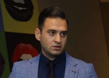 შენ, ვინც აცხადებ, რომ აფხაზი და ოსი ხალხი მტერია, არ ხარ ქართველი – დავით ჩიხელიძე „ფორმულას“ ჟურნალისტს