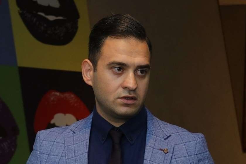შენ, ვინც აცხადებ, რომ აფხაზი და ოსი ხალხი მტერია, არ ხარ ქართველი – დავით ჩიხელიძე „ფორმულას“ ჟურნალისტს