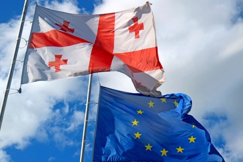 ვადასტურებთ ურყევ მხარდაჭერას საქართველოს დამოუკიდებლობის, სუვერენიტეტისა და ტერიტორიული მთლიანობის მიმართ მის საერთაშორისოდ აღიარებულ საზღვრებში – ევროკავშირი