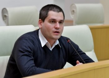 ფინანსურად არ გვილხინს. ეს არ ხდება იმიტომ, რომ ჩვენ რაღაცას არასწორად ვაკეთებთ, არამედ იმიტომ, რომ დღეს ხელისუფლების ყველაზე მნიშვნელოვანი მოწინააღმდეგე ჩვენი პარტიაა – მიხეილ დაუშვილი