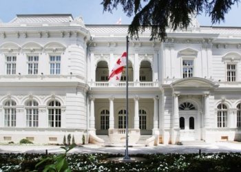 ” მოვუწოდებთ ცესკო-ს, დაუყოვნებლივ მიიღოს გადაწყვეტილება სტრასბურგში საარჩევნო უბნის გახსნაზე და ხელი შეუწყოს ემიგრანტებს შეუფერხებლად განახორციელონ კონსტიტუციით გარანტირებული უფლება”-პრეზიდენტის ადმინისტრაცია