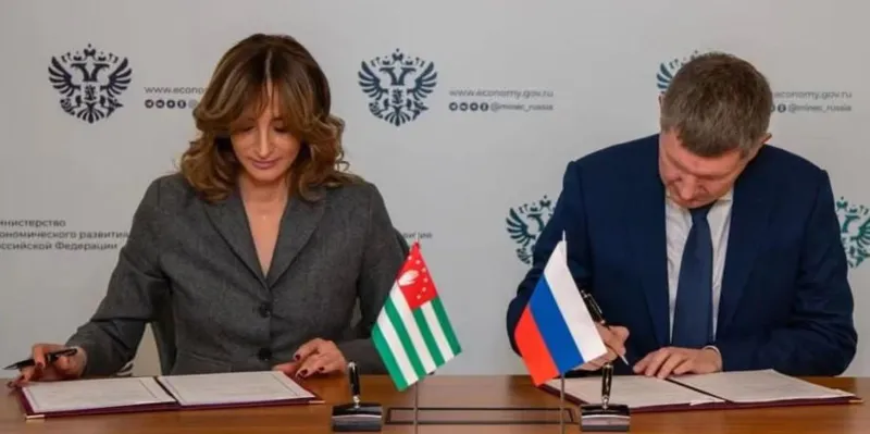 „ეხო კავკაზა“ – რუსეთმა და ოკუპირებულმა აფხაზეთმა ხელი მოაწერეს შეთანხმებას, რომელიც რუსულ კომპანიებს ოკუპირებულ აფხაზეთში საინვესტიციო პროექტების განხორციელების საშუალებას აძლევს