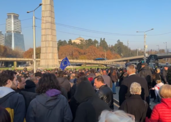 გმირთა მოედანზე მოძრაობა გადაიკეტა