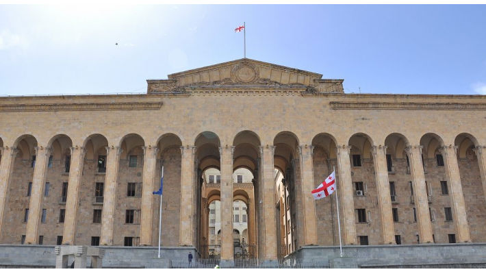 17 ნოემბერს, 19 საათზე, პარლამენტის წინ აქცია დაანონსდა სახელწოდებით, “დაიბრუნე ხმა”